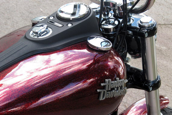 tornado préstamo De vez en cuando Prueba: Harley-Davidson Dyna Street Bob Hard Candy Custom - AutoScout24