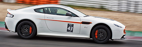 Prueba: Aston Martin V12 Vantage S – Genes de competición